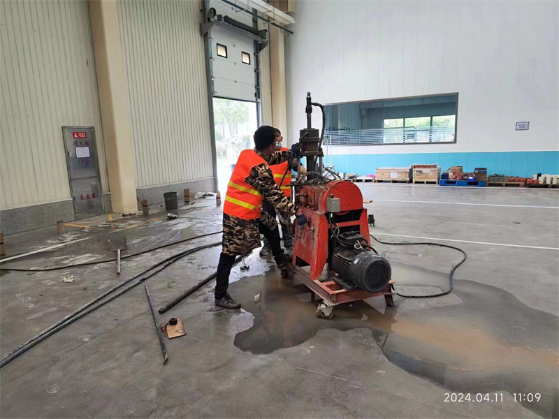 开鲁厂房地面下沉塌陷注浆加固施工